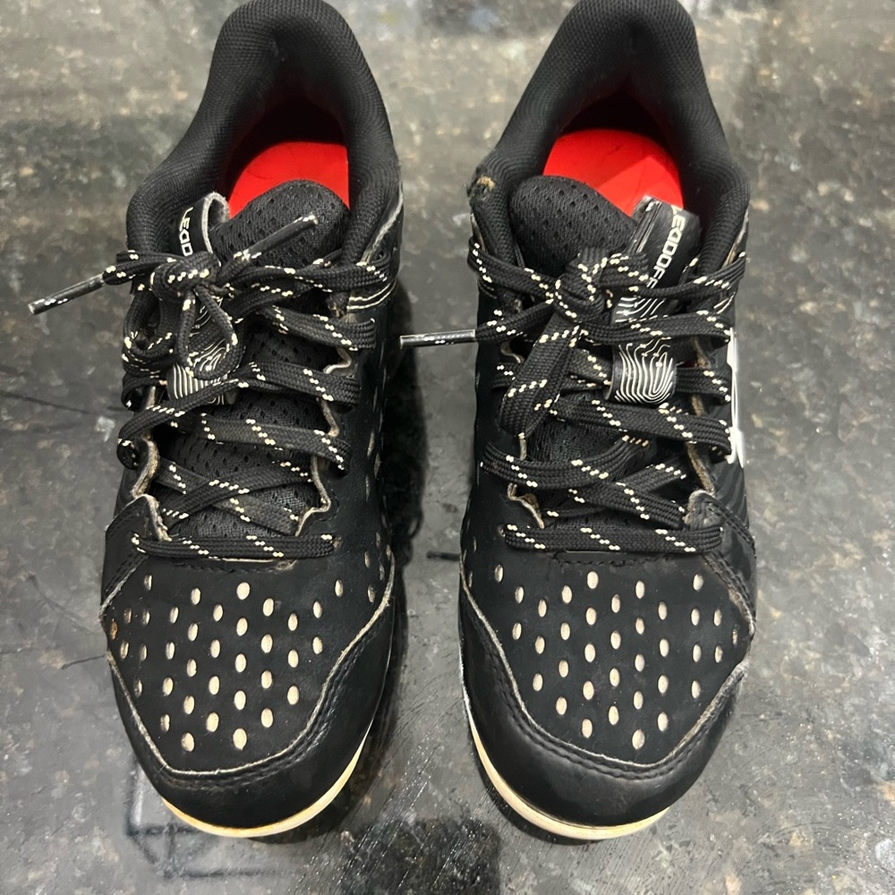 Under Armour Leadoff Low RM Jr. Youth Baseball Cleats 3025600
